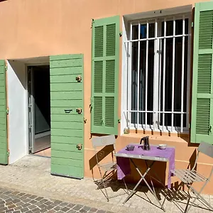 Droit Au Port Par Dodo-a-cassis Appartement